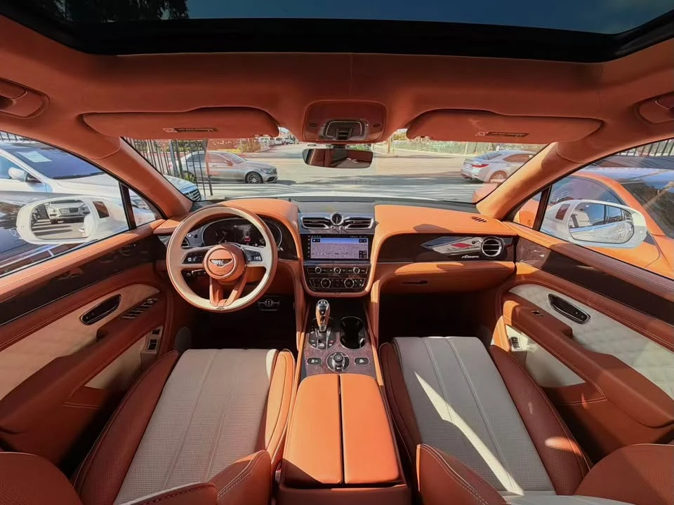 2023 Bentley Bentayga - Image 8 of 19
