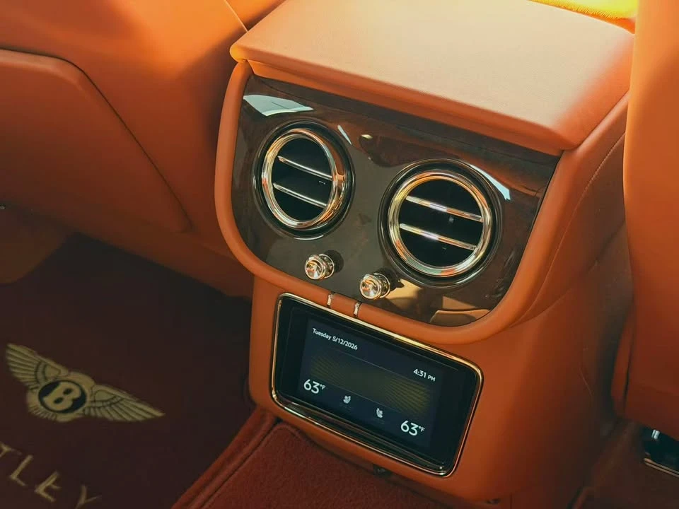 2023 Bentley Bentayga - Image 16 of 19