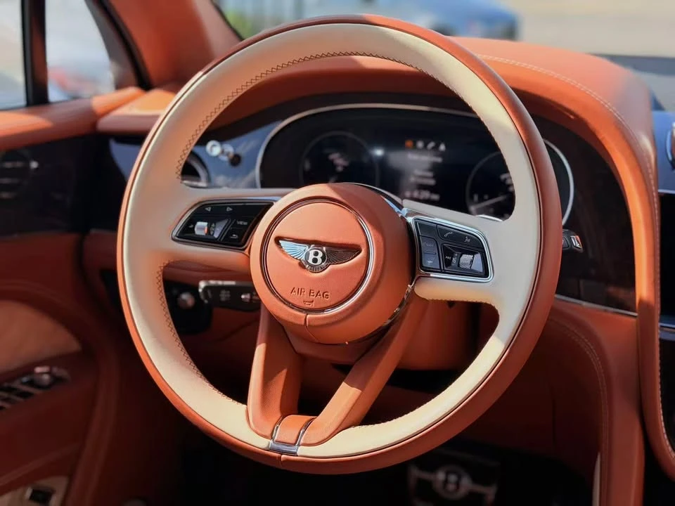 2023 Bentley Bentayga - Image 9 of 19