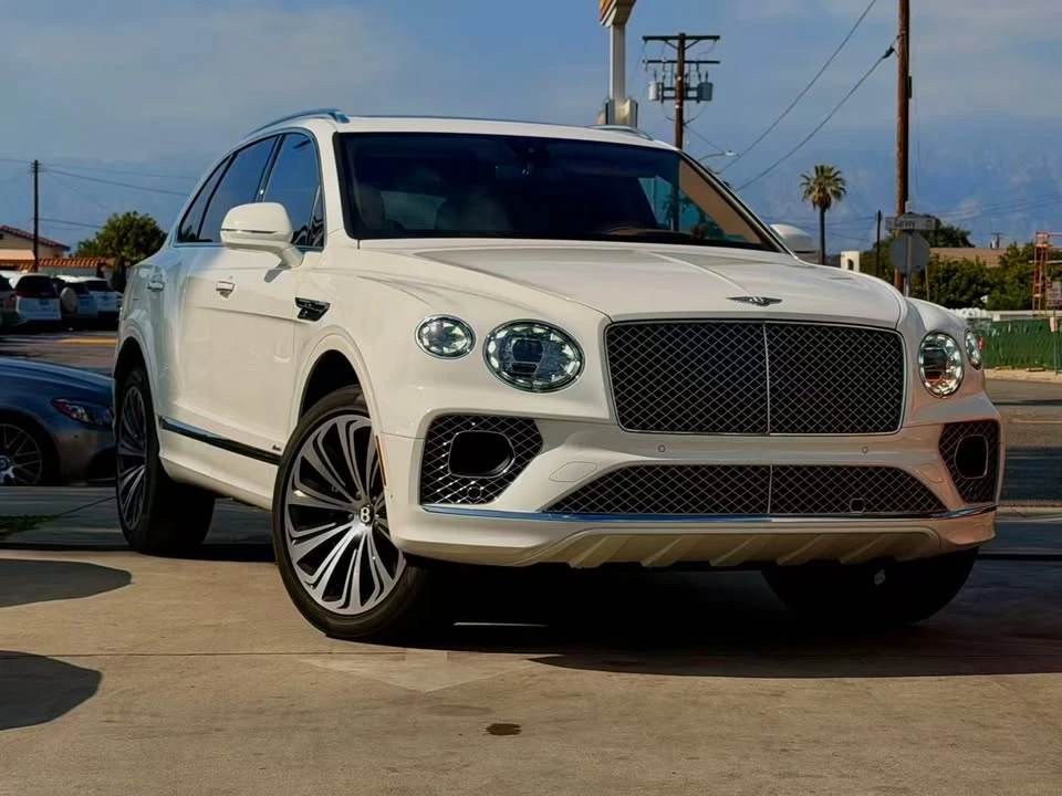 2023 Bentley Bentayga - Image 3 of 19