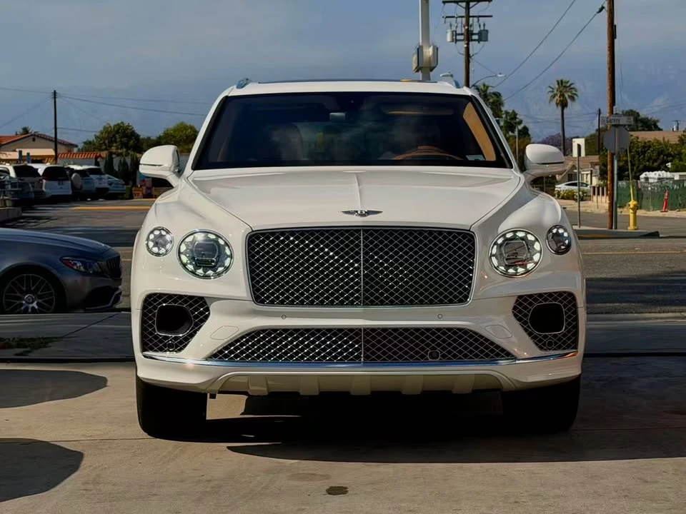 2023 Bentley Bentayga - Image 2 of 19