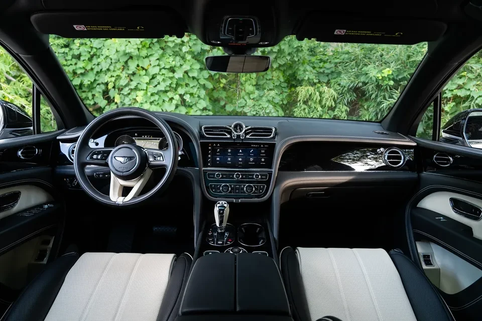 2023 Bentley Bentayga - Image 7 of 9