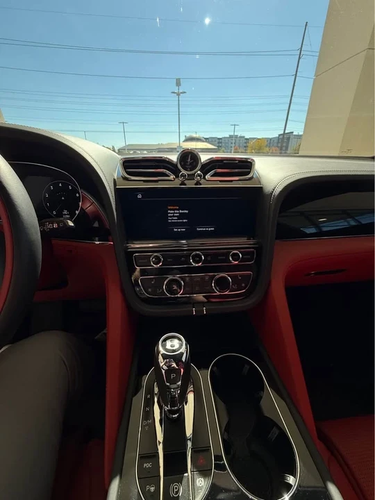 2023 Bentley Bentayga - Image 14 of 16