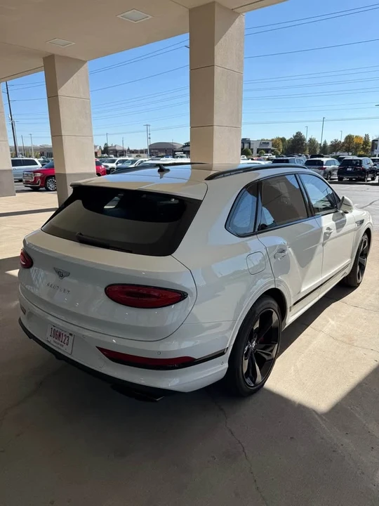2023 Bentley Bentayga - Image 3 of 16