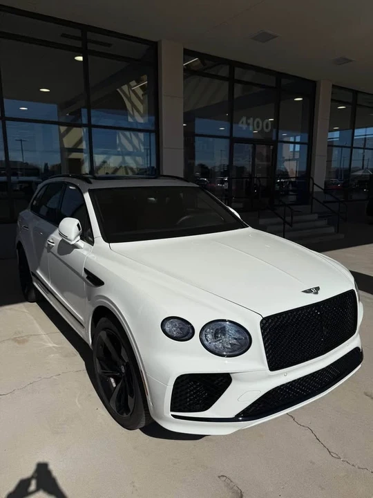 2023 Bentley Bentayga - Image 4 of 16