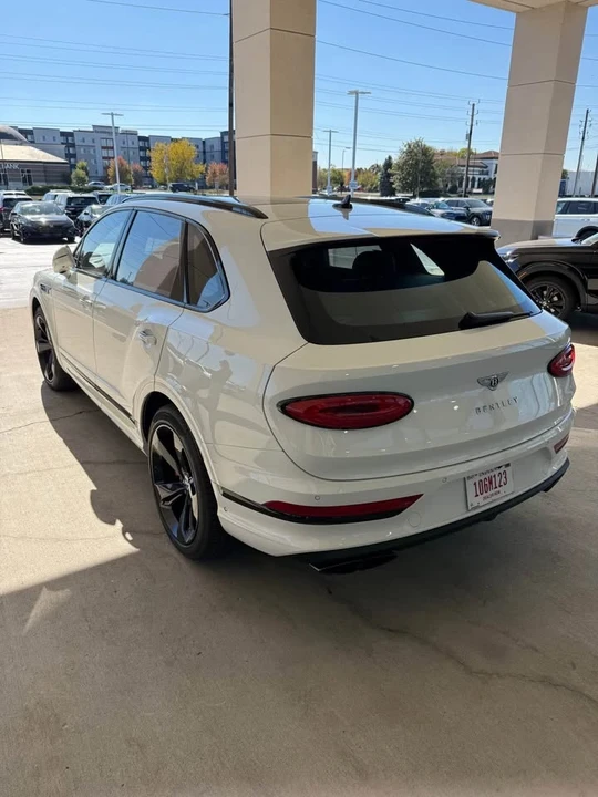 2023 Bentley Bentayga - Image 2 of 16