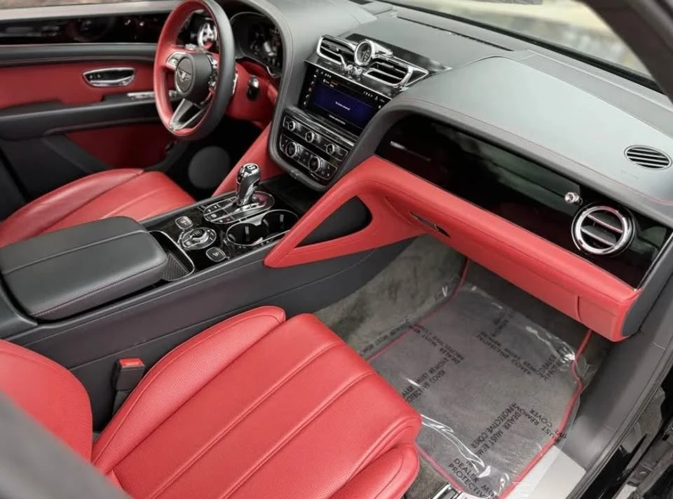 2023 Bentley Bentayga - Image 10 of 10