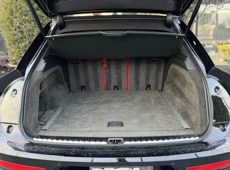 2023 Bentley Bentayga - Image 6 of 10