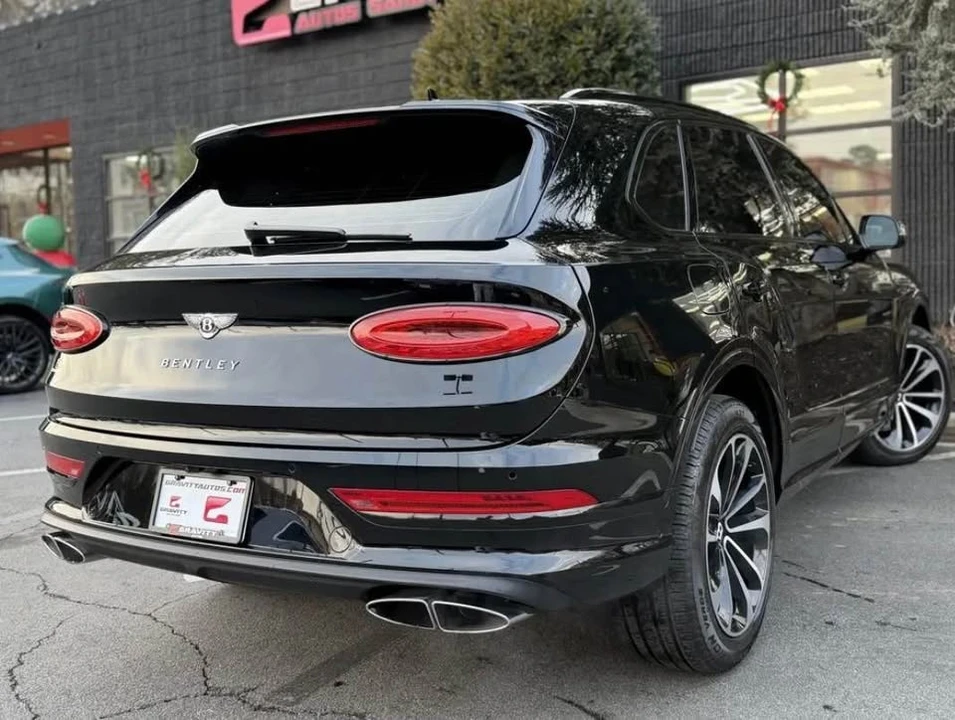 2023 Bentley Bentayga - Image 4 of 10