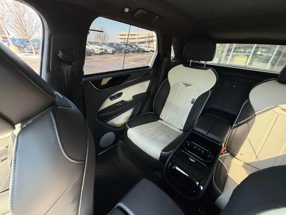 2023 Bentley Bentayga - Image 14 of 17