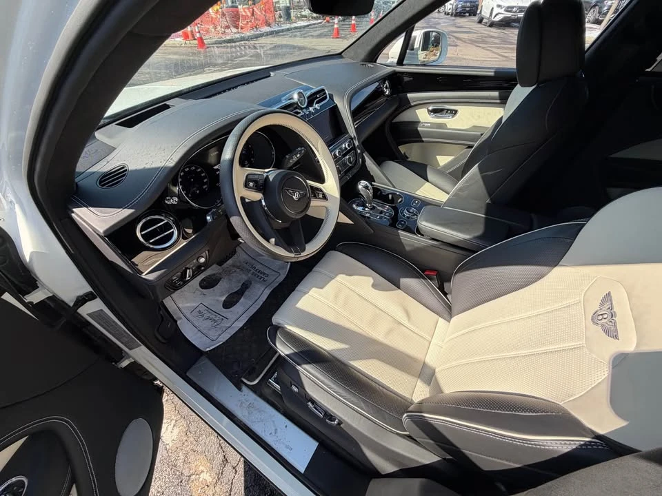 2023 Bentley Bentayga - Image 10 of 17