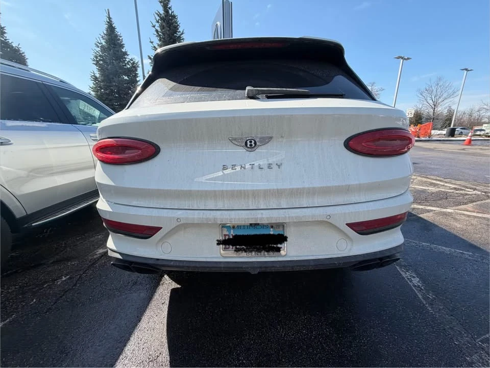 2023 Bentley Bentayga - Image 6 of 17