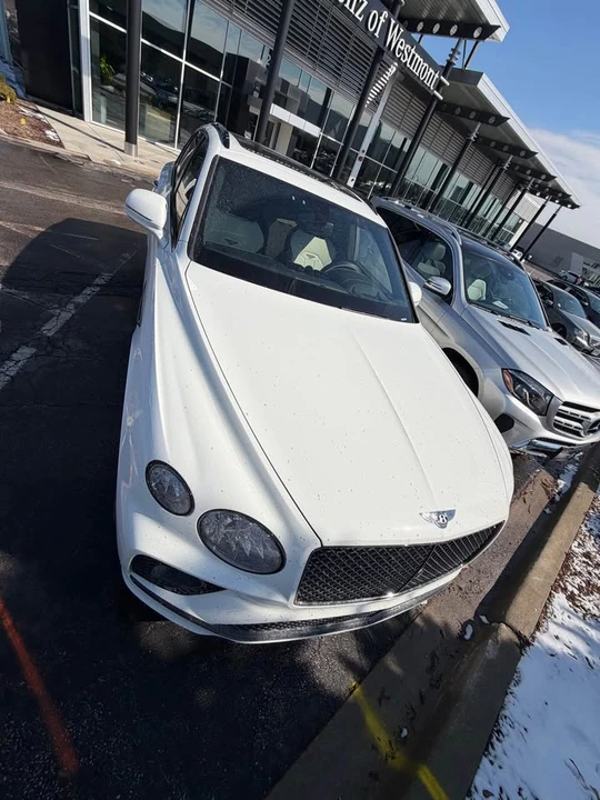 2023 Bentley Bentayga - Image 5 of 17