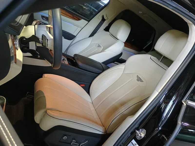 2023 Bentley Bentayga - Image 8 of 16