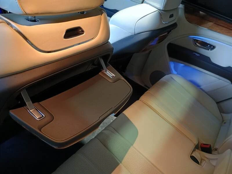 2023 Bentley Bentayga - Image 13 of 16