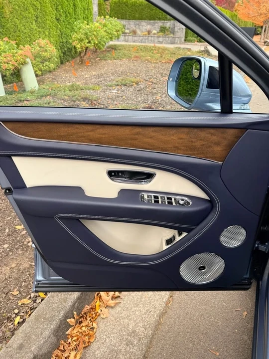 2023 Bentley Bentayga - Image 4 of 19