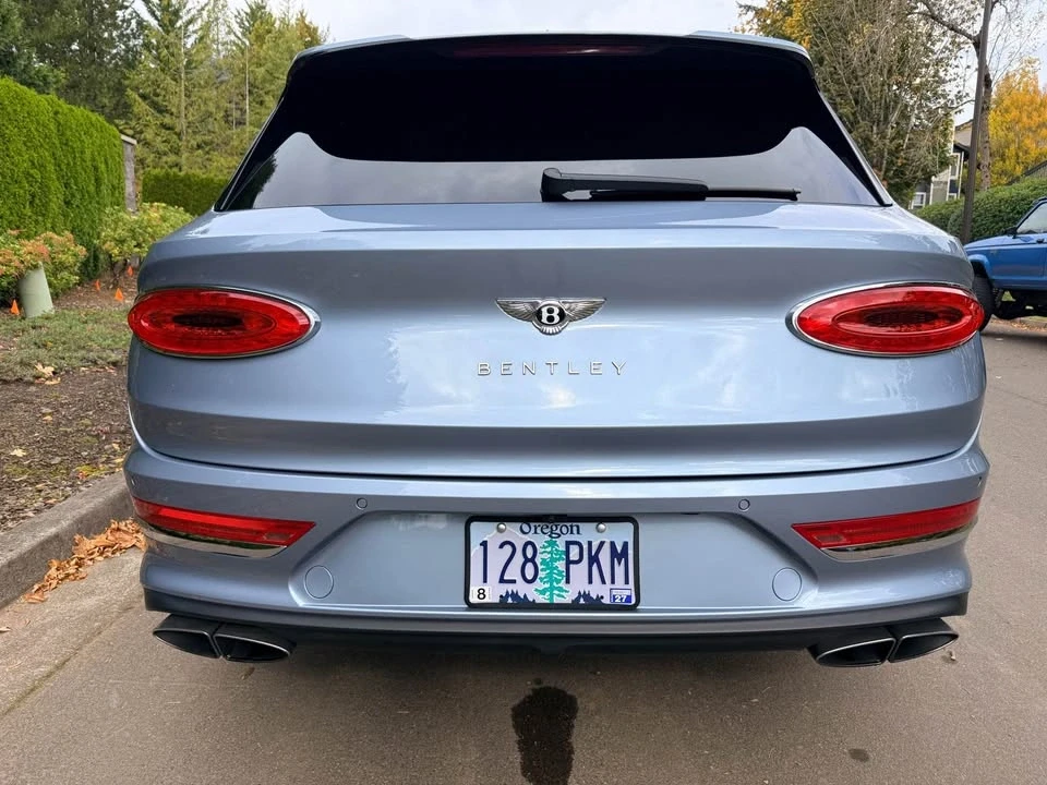 2023 Bentley Bentayga - Image 15 of 19