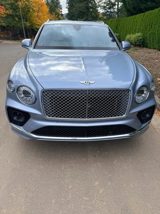 2023 Bentley Bentayga - Image 12 of 19