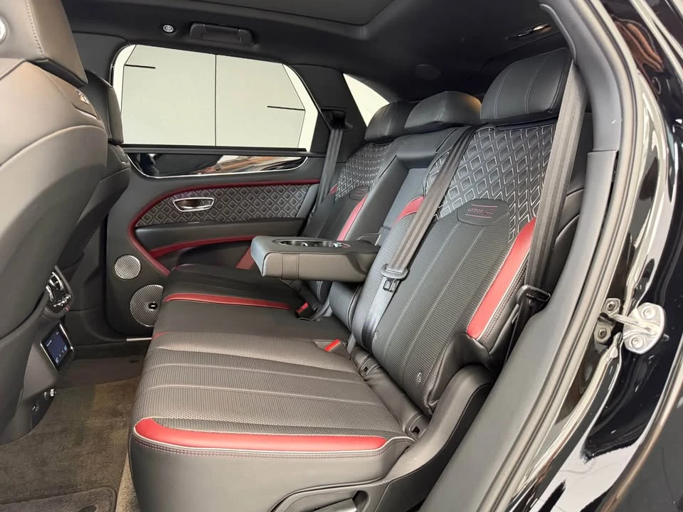 2023 Bentley Bentayga Speed - Image 8 of 19