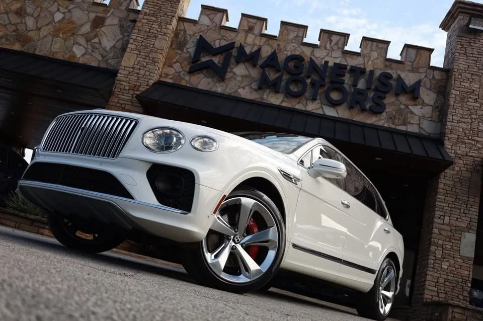 2023 Bentley Bentayga - Image 2 of 20
