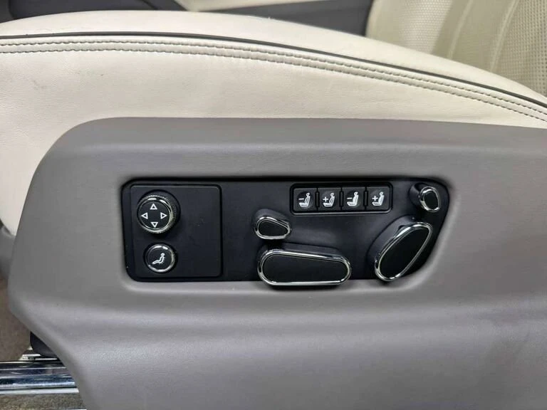 2023 Bentley Bentayga - Image 12 of 13