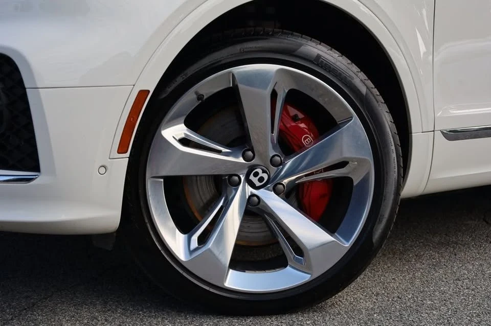 2023 Bentley Bentayga - Image 5 of 20