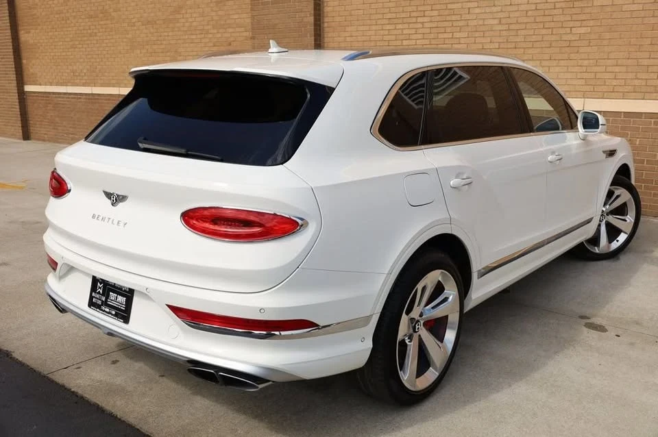 2023 Bentley Bentayga - Image 13 of 20