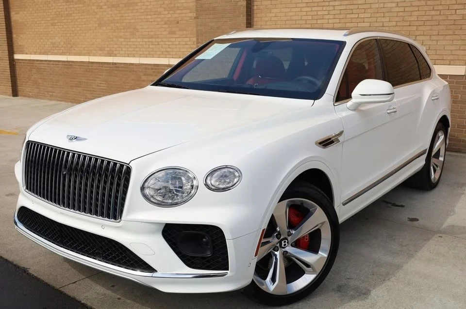 2023 Bentley Bentayga - Image 8 of 20