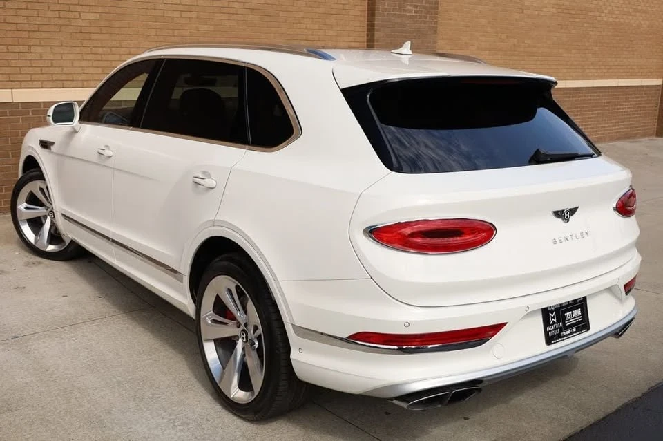 2023 Bentley Bentayga - Image 11 of 20