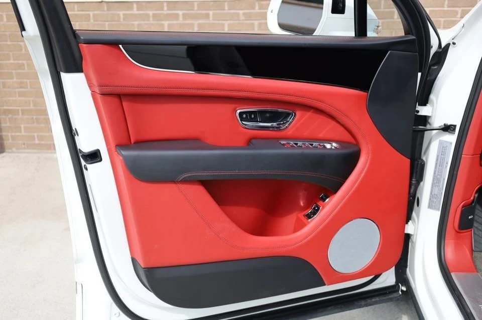 2023 Bentley Bentayga - Image 18 of 20