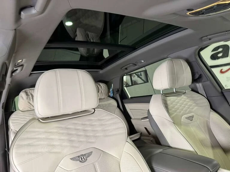 2023 Bentley Bentayga - Image 9 of 13
