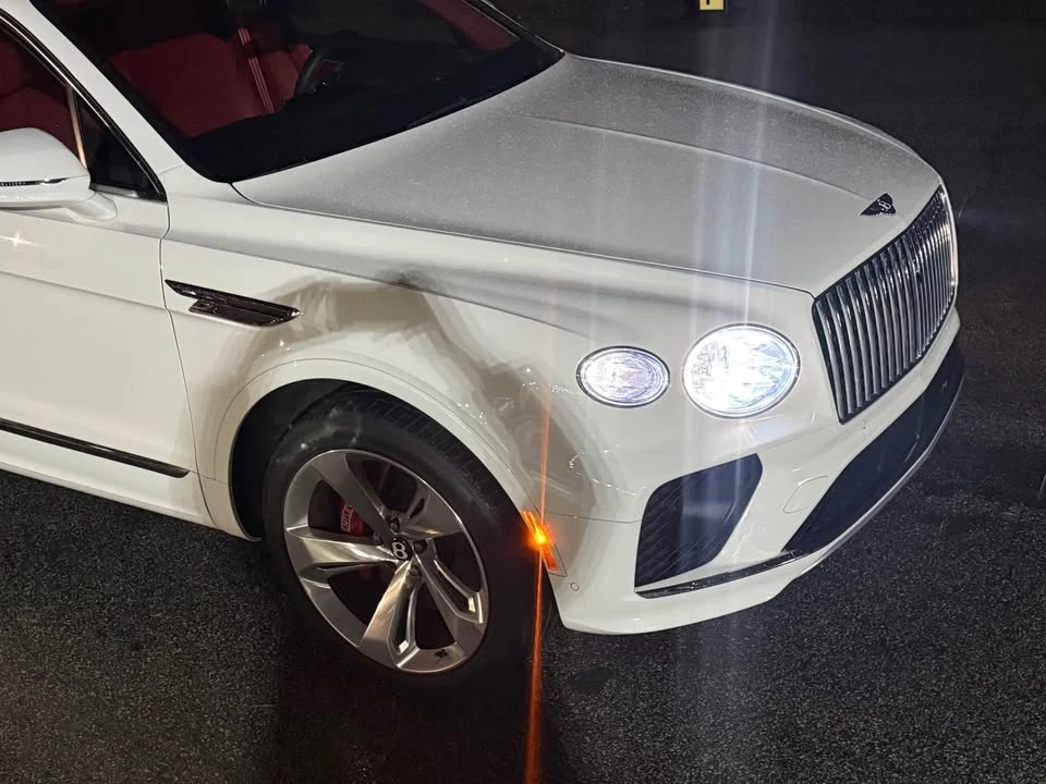 2023 Bentley Bentayga - Image 2 of 9