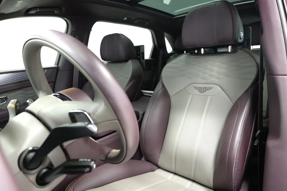 2023 Bentley Bentayga - Image 18 of 20