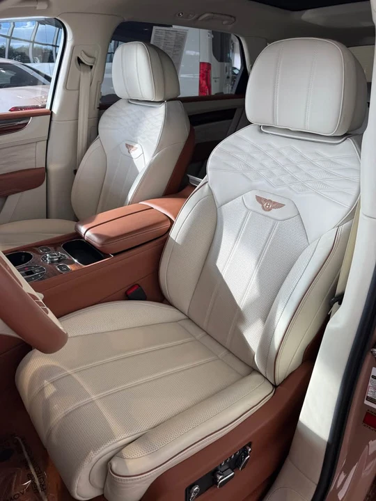 2023 Bentley Bentayga - Image 7 of 13