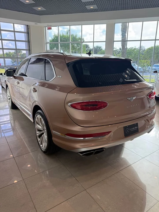 2023 Bentley Bentayga - Image 4 of 13