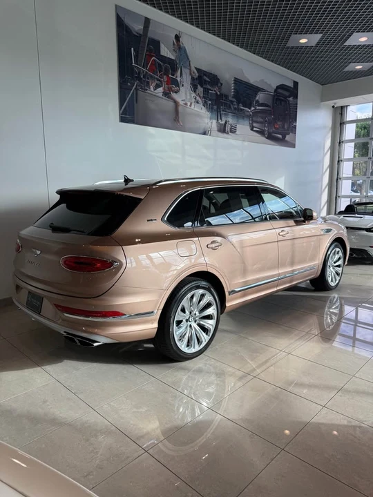 2023 Bentley Bentayga - Image 3 of 13
