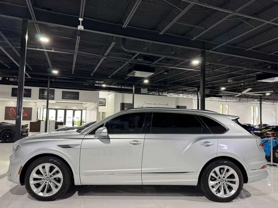 2023 Bentley Bentayga - Image 3 of 18