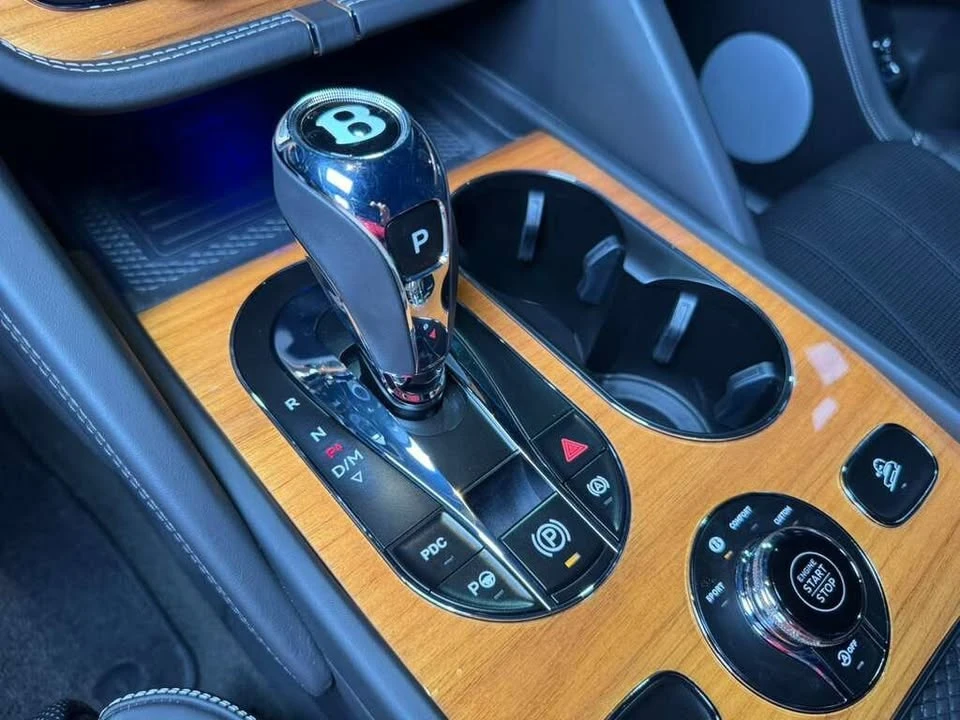 2023 Bentley Bentayga - Image 9 of 18