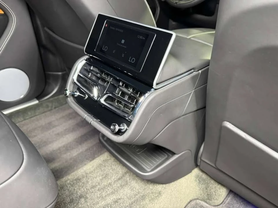 2023 Bentley Bentayga - Image 18 of 18