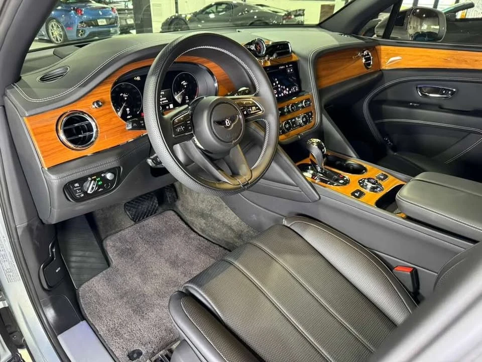 2023 Bentley Bentayga - Image 5 of 18