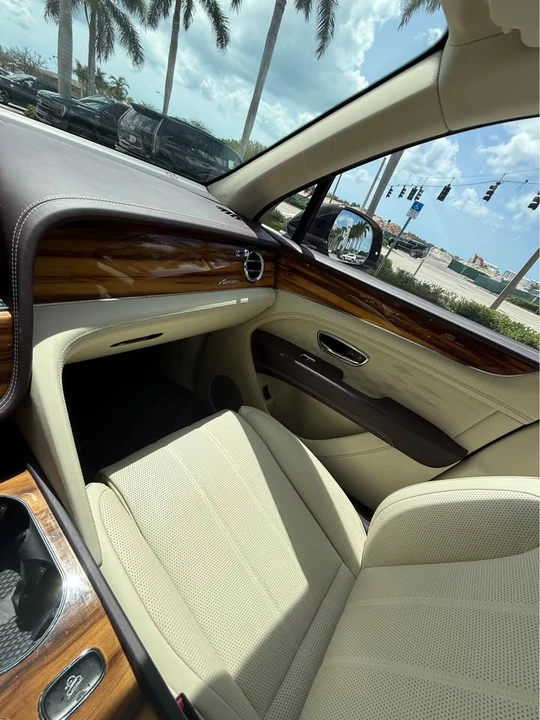 2023 Bentley Bentayga - Image 9 of 20
