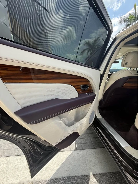 2023 Bentley Bentayga - Image 19 of 20