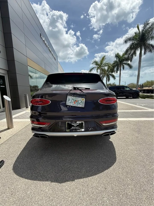2023 Bentley Bentayga - Image 2 of 20