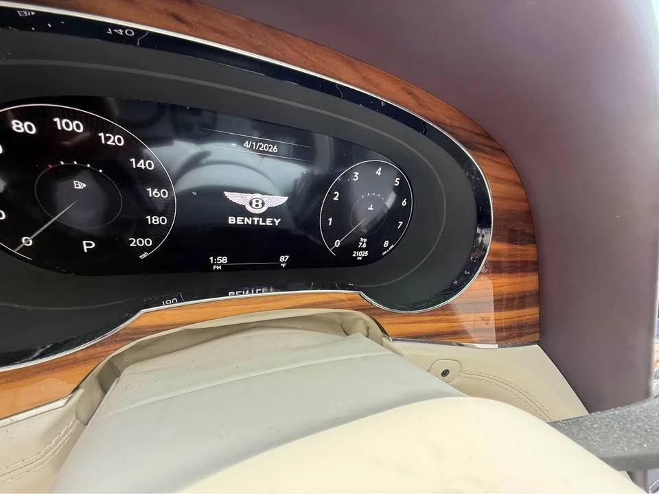 2023 Bentley Bentayga - Image 12 of 20