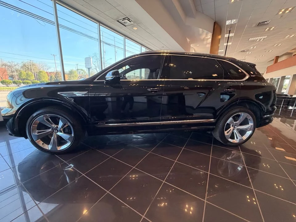 2023 Bentley Bentayga - Image 4 of 11