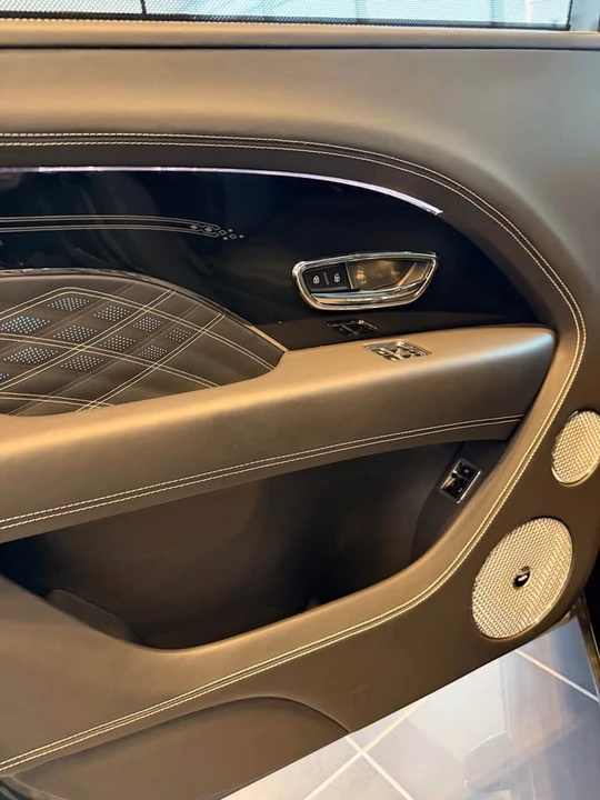 2023 Bentley Bentayga - Image 8 of 11