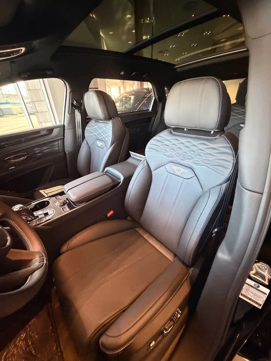 2023 Bentley Bentayga - Image 6 of 11