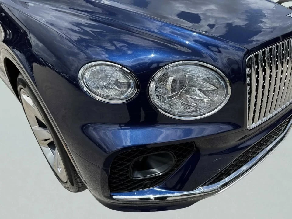 2023 Bentley Bentayga - Image 8 of 19