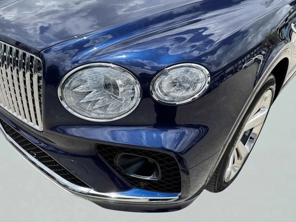 2023 Bentley Bentayga - Image 14 of 19
