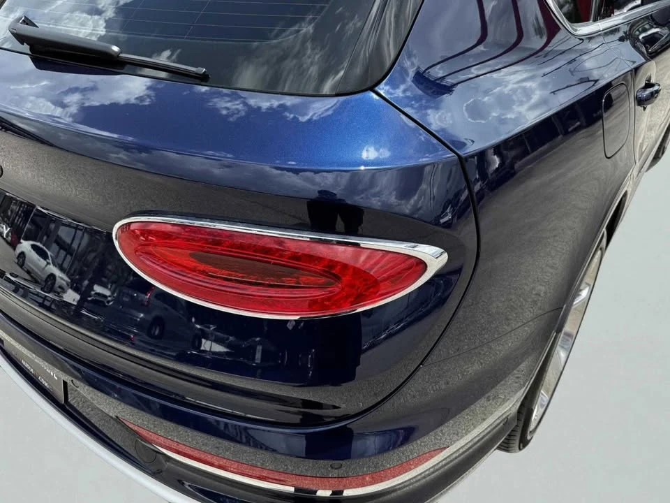 2023 Bentley Bentayga - Image 16 of 19